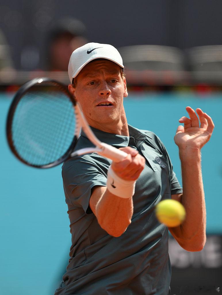 邦齐拿下首盘！ATP1000 马德里大师赛第二轮，资格赛选手邦齐在抢七化解一个盘