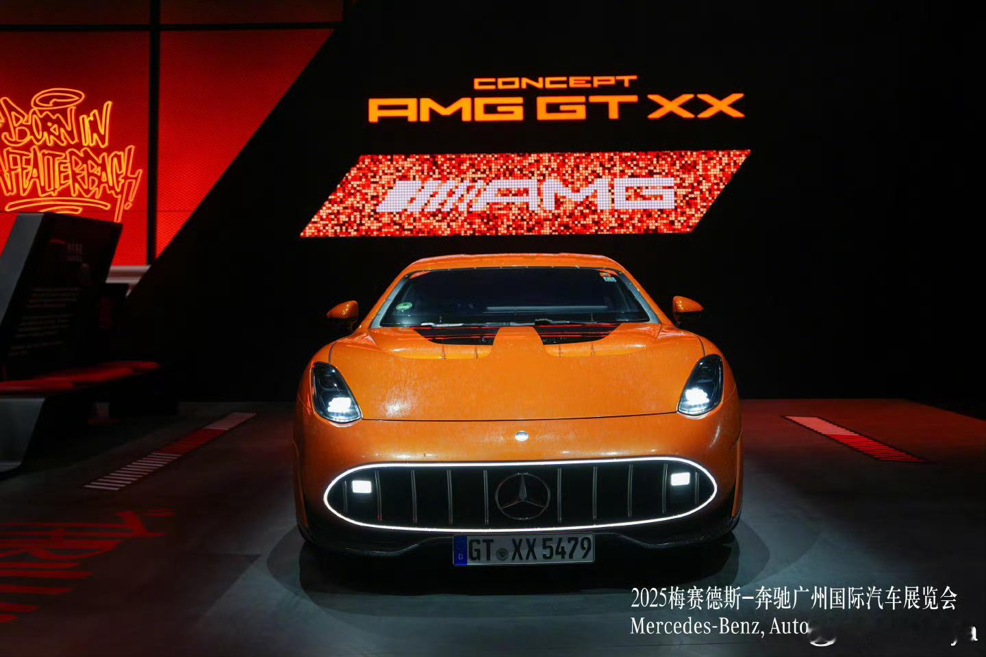 在广州车展现场，直接被AMG GT概念车帅到心跳漏拍千匹马力+兆瓦充电简直是电动