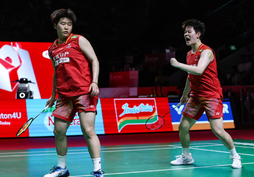 刘圣书/谭宁2-0击败对手，晋级中国羽毛球公开赛女双16强