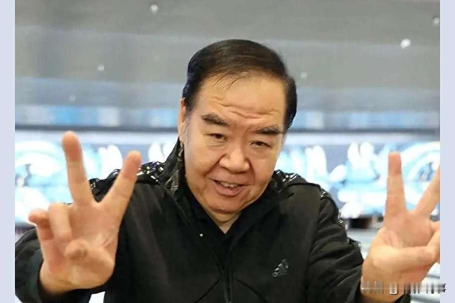 在10月18日这一天，年届七十四岁的香港资深演员郑则仕通过一段视频，亲口澄清了关