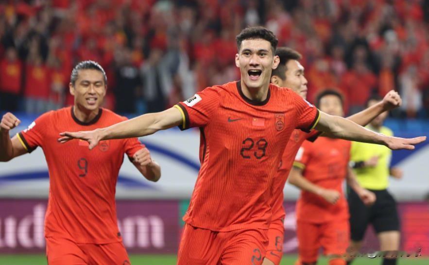 国足终于赢球了。
18强赛，今晚国足2-1印尼。
3连败后获首胜。
这场比赛你看