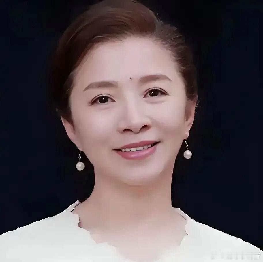 很多年前颁奖典礼上倪萍说，迟蓬这样的演员永远拿不到百花奖，因为他们喜欢年轻，漂亮