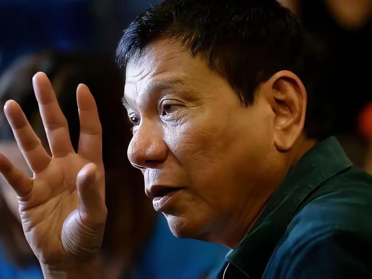 据说菲律宾人对杜特尔特最大的抱怨是，杜特尔特对华这么友好，中国都迟迟不肯开放让菲