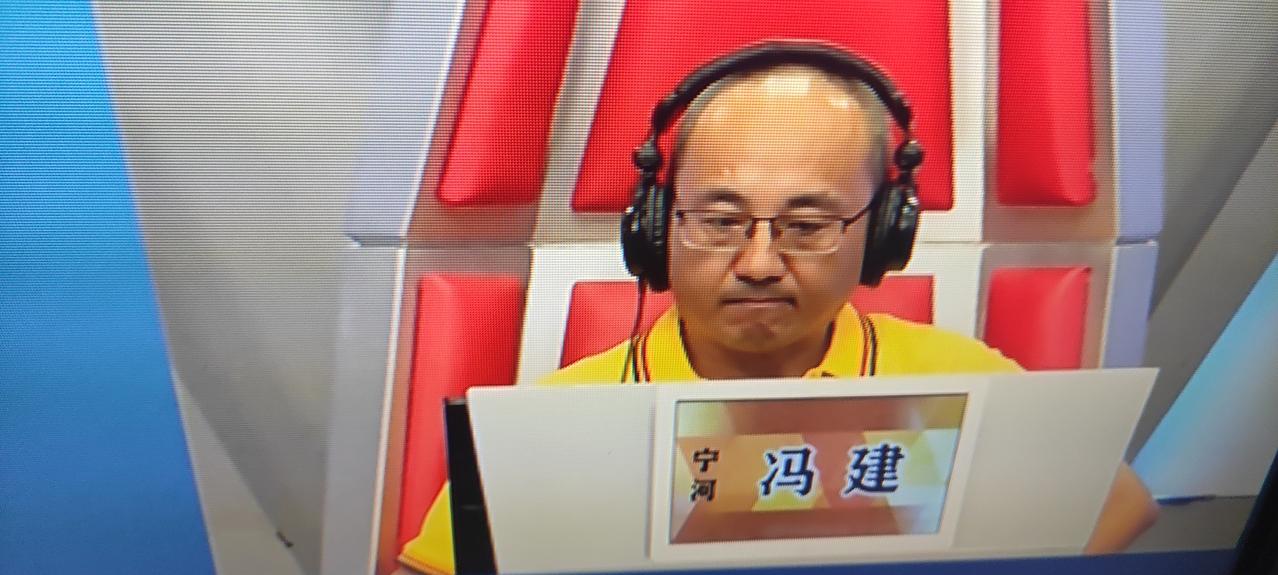 《旗开得胜》斗地主节目，今天守擂的老冯来自宁河区、牌技了得且发挥稳定乃一高手。攻