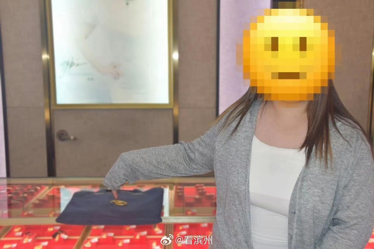 取保候审期间再行盗窃 老同学做客偷走亲友贵重财物被刑拘
 
山东滨州无棣县许女士
