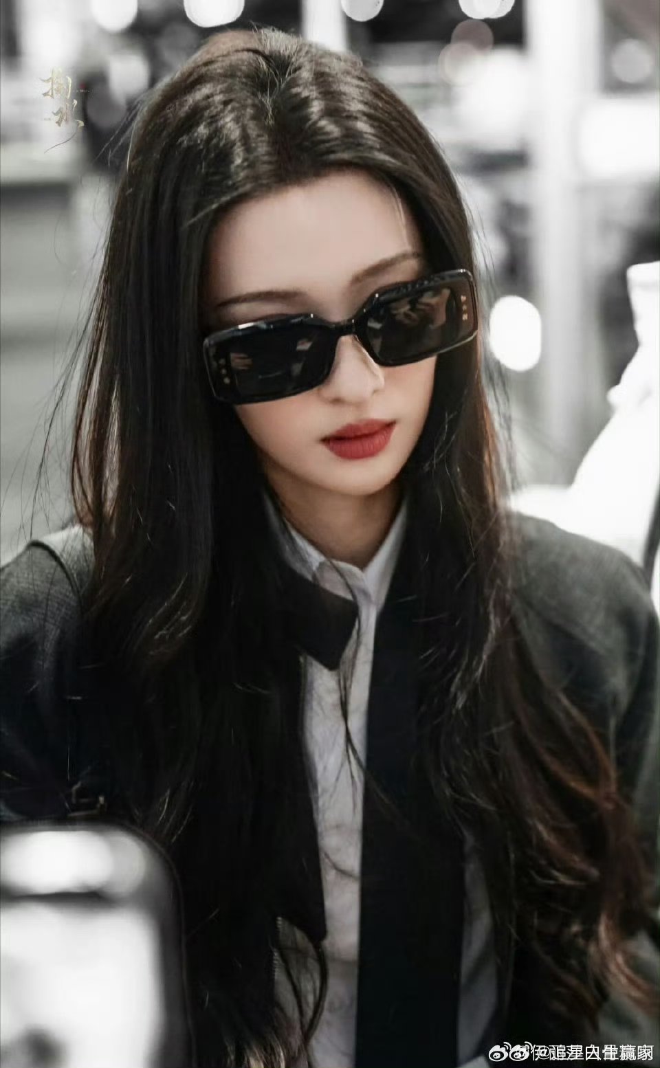 王楚然完全老公姐 OMG被这个机场冷脸的王楚然硬控，完全老公姐来的 