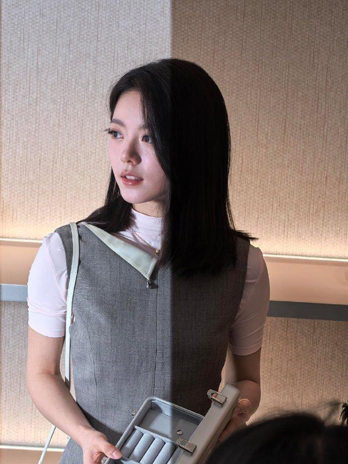 赵今麦丞磊同场活动生图赵今麦丞磊成都线下活动同框赵今麦丞磊成都线下活动同框生图 