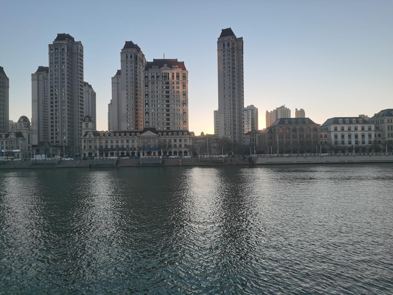 陪读泛解


对于我们60后一代人而言，小时候根本没有陪读这个概念，原因主要有两