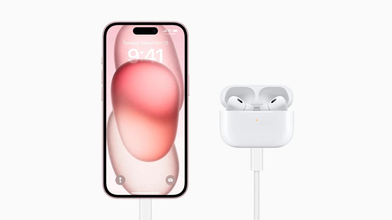 目前看下来新款 AirPods Pro 2 有三个升级点：

1、充电盒接口换成