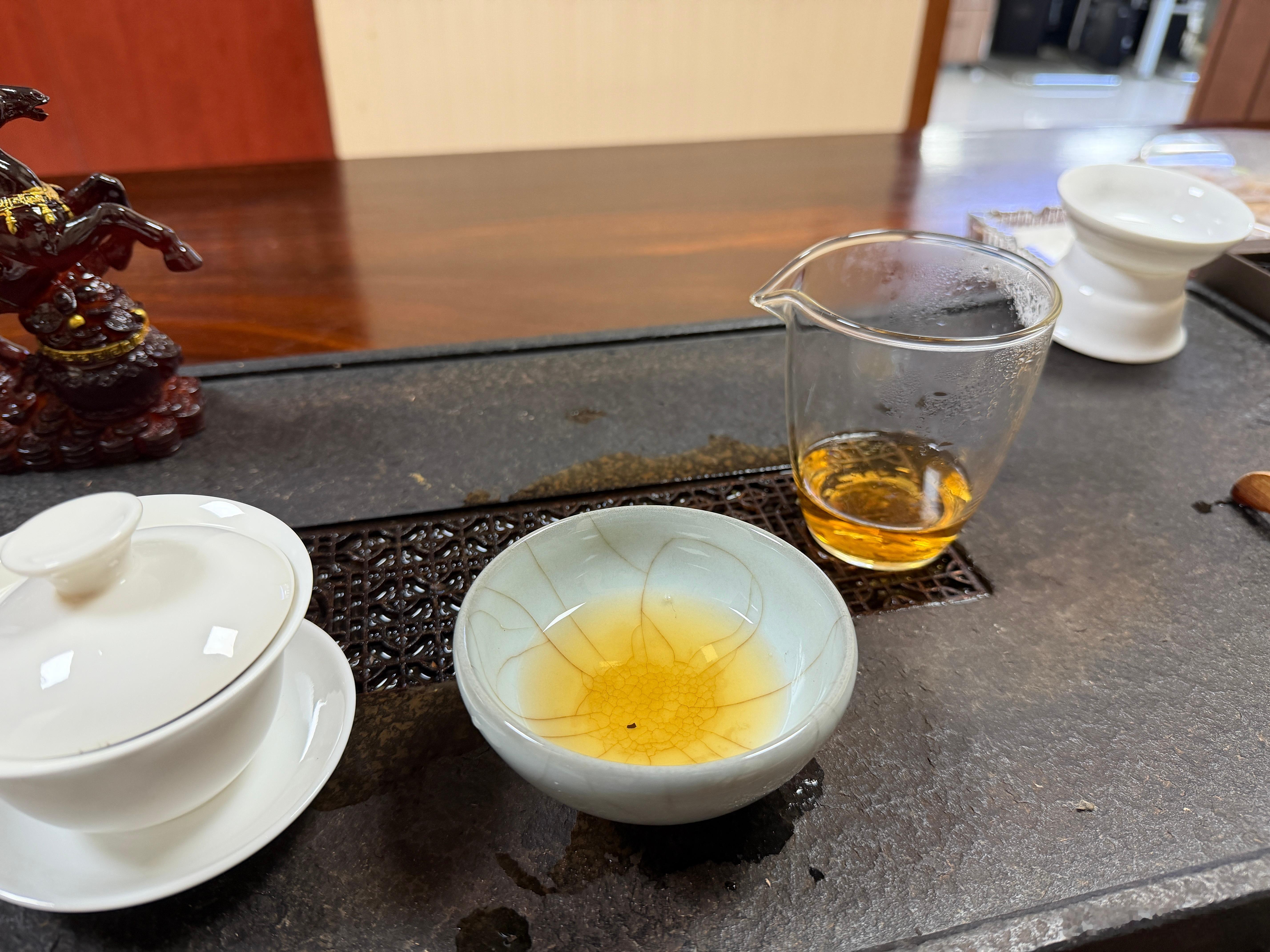 大A没眼看，关掉手机多喝茶，认真上班回本吧