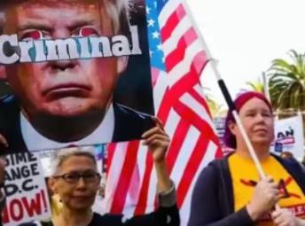 外面的事情还没有处理利索，家里边就乱起来了，现在美国几十个州全都乱起来了，900