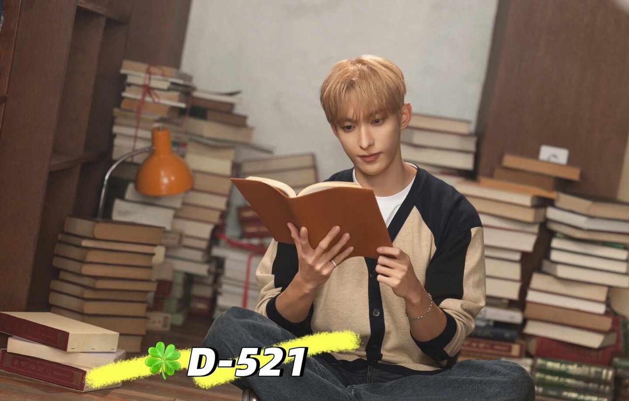 【等待日记】🍀D-521
📓 2026.10.03
今早起床，第一件事就是看