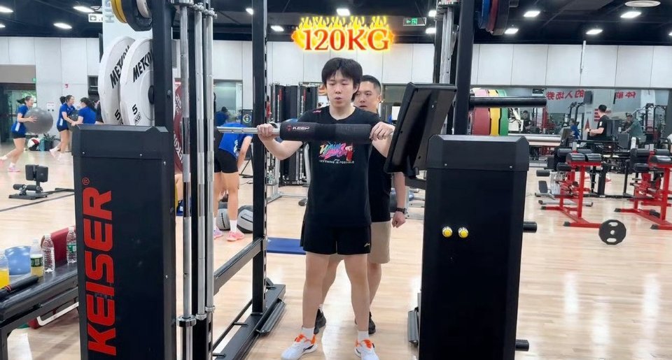 小宝的体能训练每一项我都能动用医保，这么萌的宝宝是大猛男