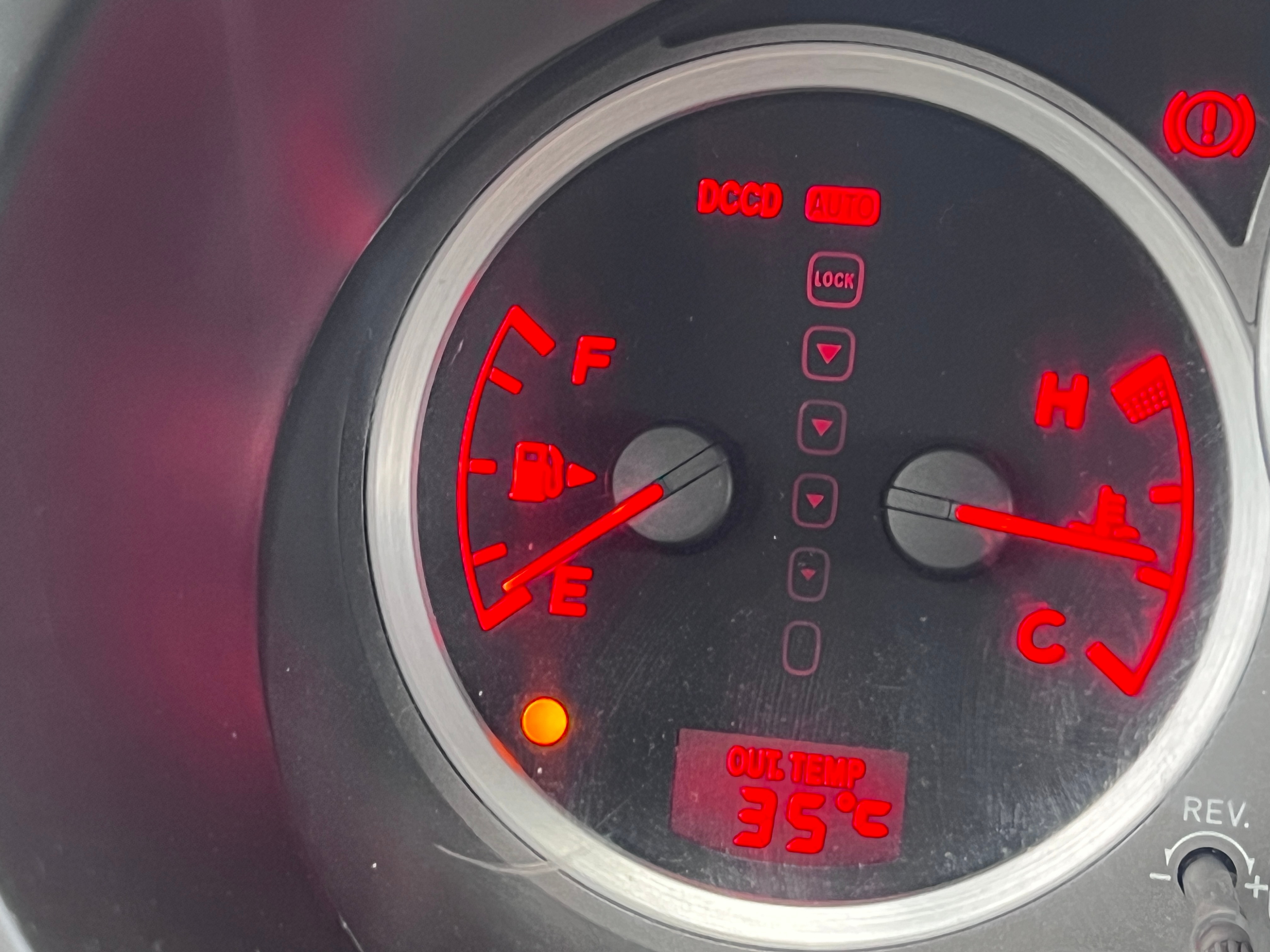 耗不起！！ 55L油只能跑200km[苦涩][苦涩][苦涩]不想开豹子代步了我要