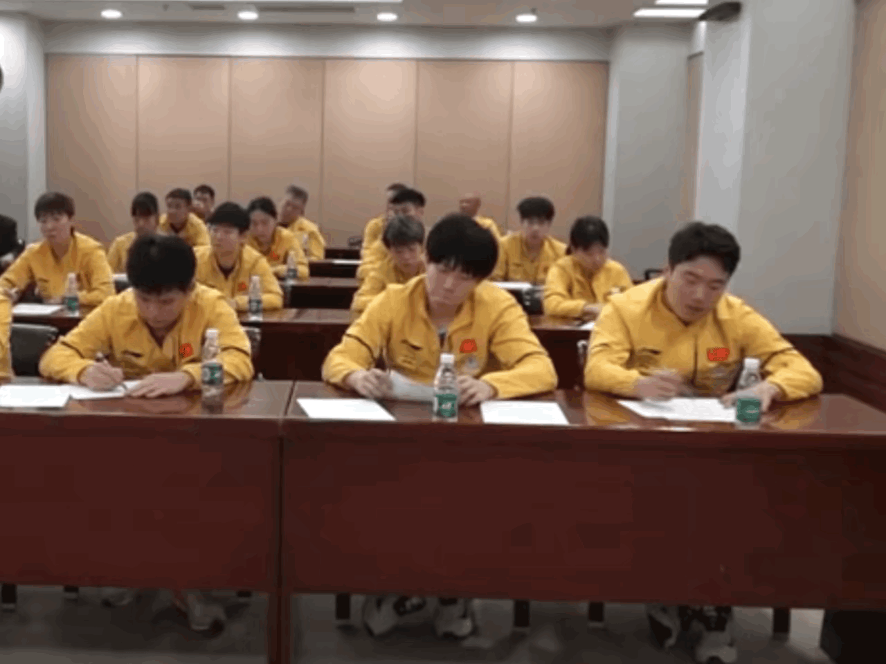 让员工感受到组织的重视，增强工作归属感和责任感[加油][加油]
梁甜甜又抢到最满
