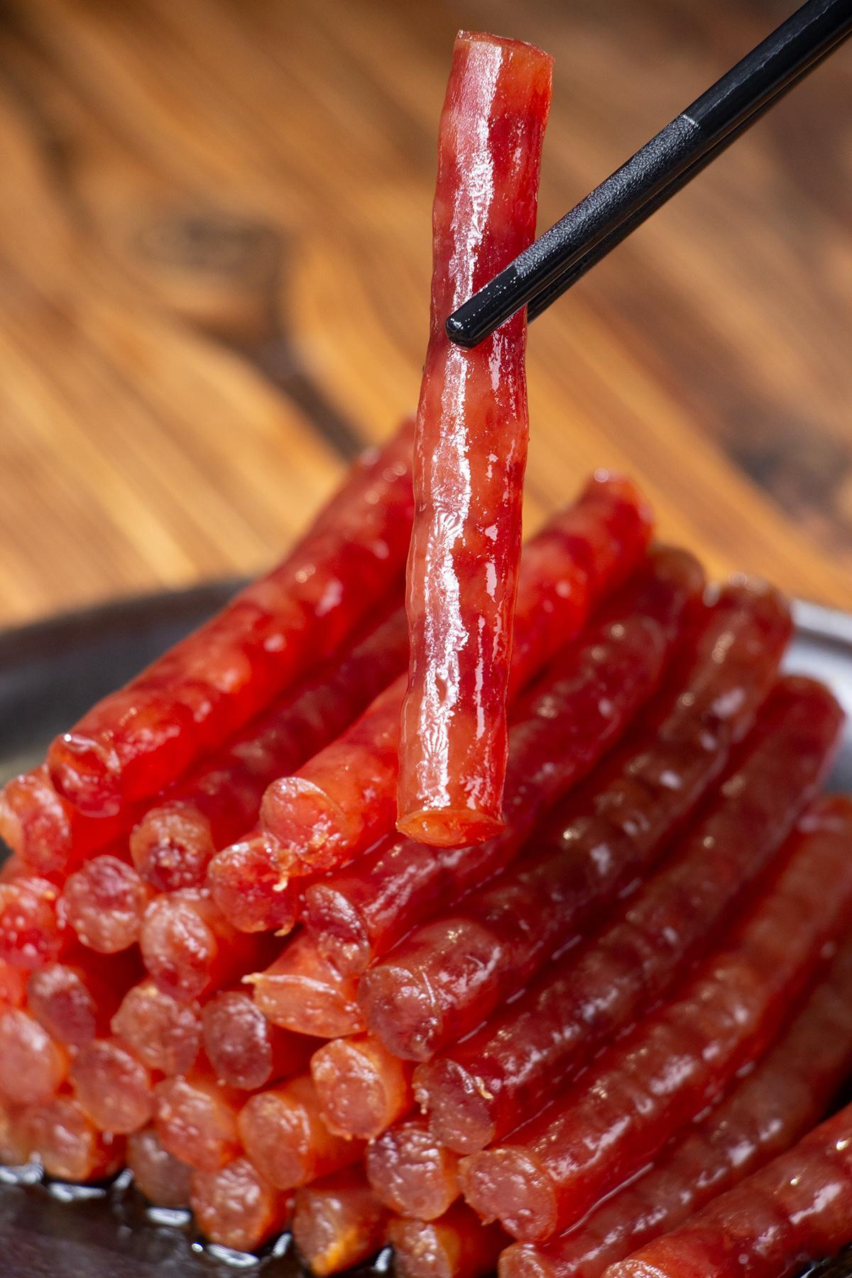 #大妈的精选# ☢冰糖小甜肠~🥩纯肉做的，大人小孩都爱吃😋滇西小哥直播间一晚
