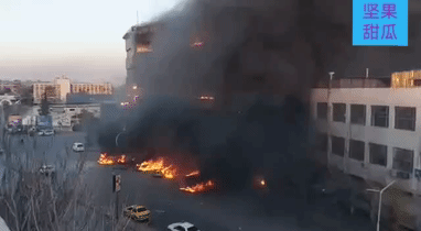 大马士革大混乱。12月8日，阿萨德政权结束，大马士革迅速被反政府的极端武装接管，