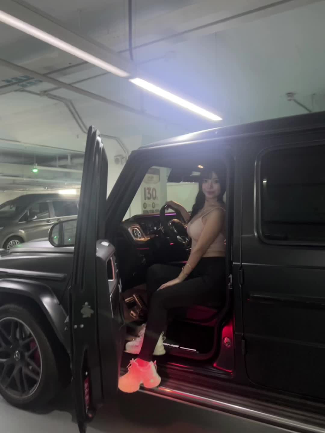 我深知自己有一份执念 是旁人劝不得说不得 是自己看清了也不愿放下.