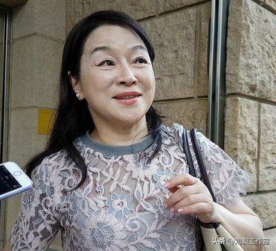 周玉蔻这老婆子又发疯了！在社媒上公然无侮辱岛内多位名嘴位为“台湾11傻”: 唐湘
