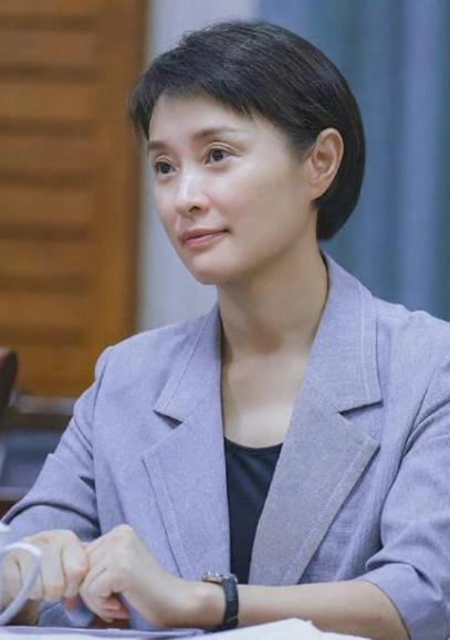[酸]吴越说：“我这辈子就谈过一次恋爱，如今54了，单身，没孩子，定居上海。好多