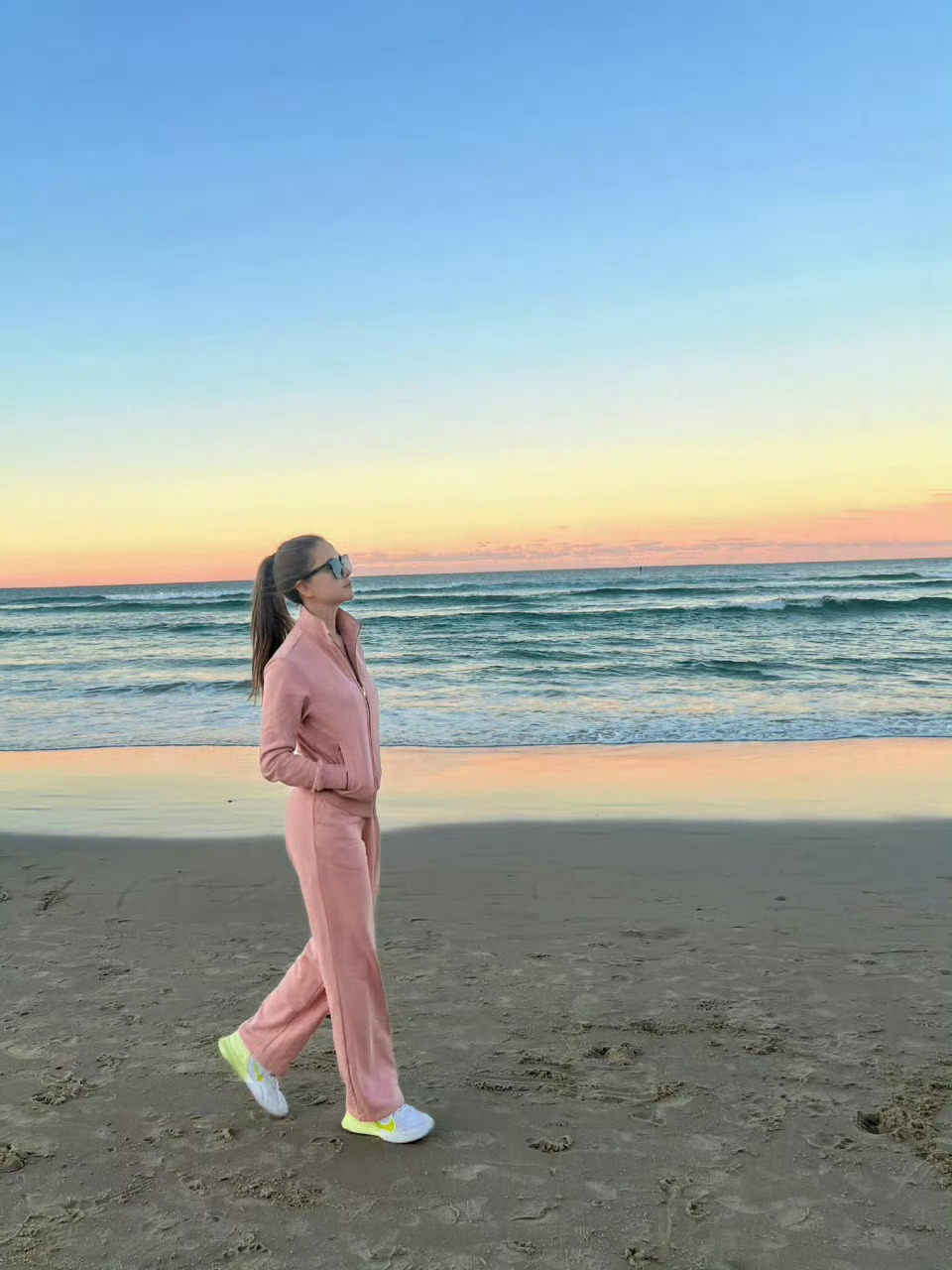 跟喜欢的人看着夕阳这种感觉真的很美好 