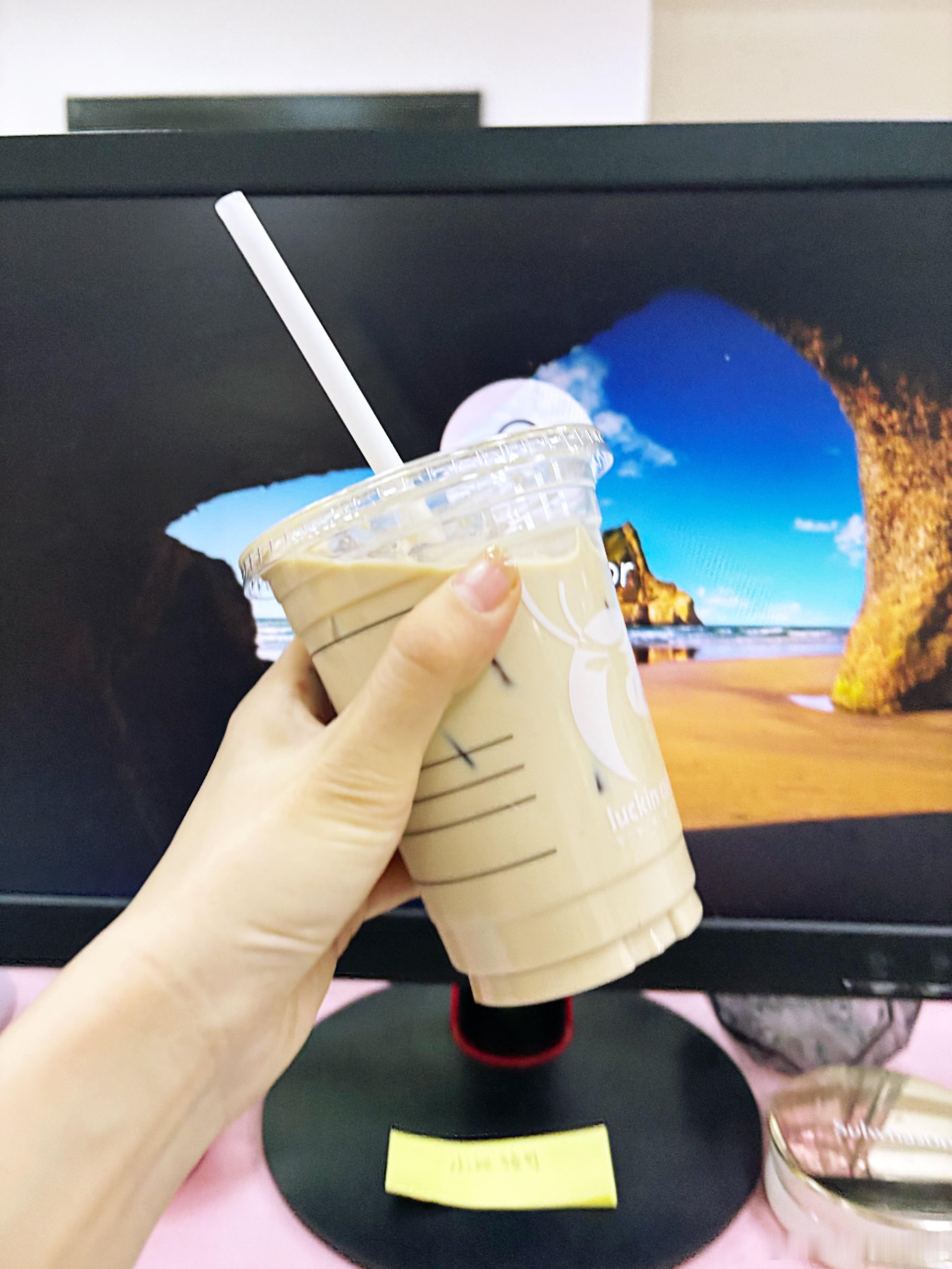 只有搬砖时候才感觉是年轻人周一的忙碌与杂乱用音乐和咖啡进行隔绝昨天吃辣太狠了最近