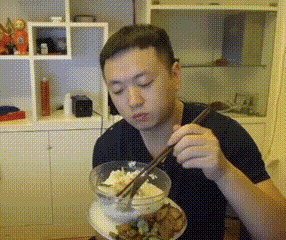 阿中们的日子也是好起来，荣誉共享不就像无实物的农村蹭大席，得奖人有点性压抑 喜欢