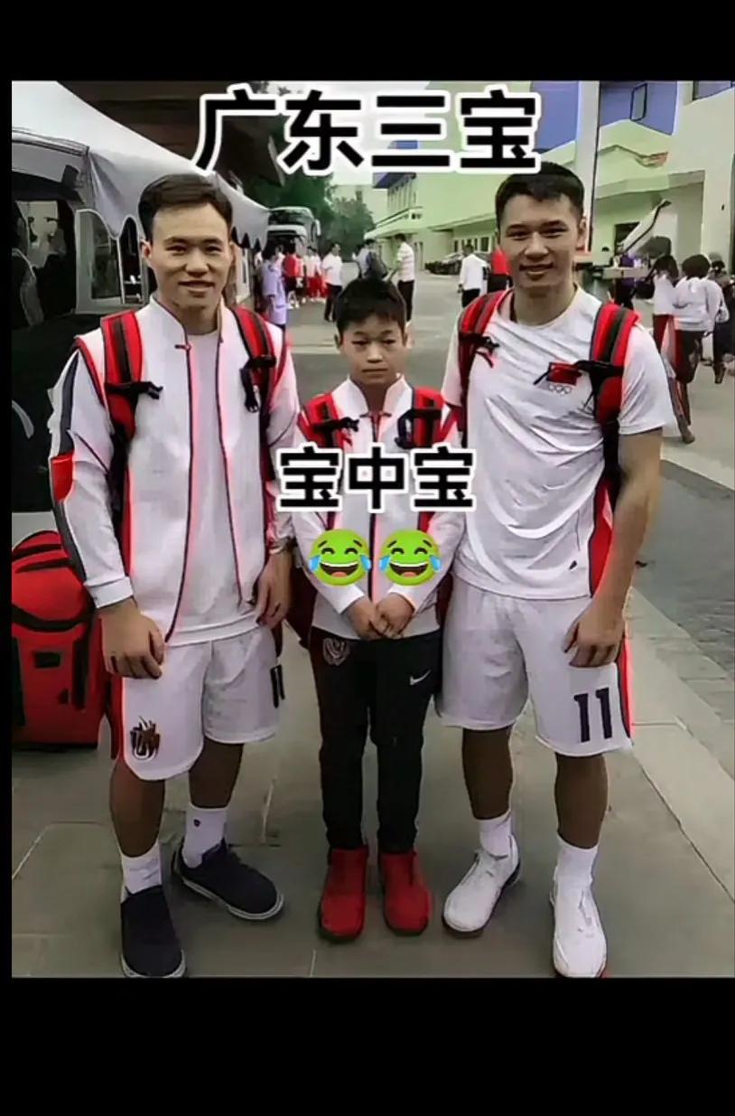 看到婵宝宝，好激动，师父师兄依然宠宝宝把她放在中间位置，婵宝在广东队就像在家的感