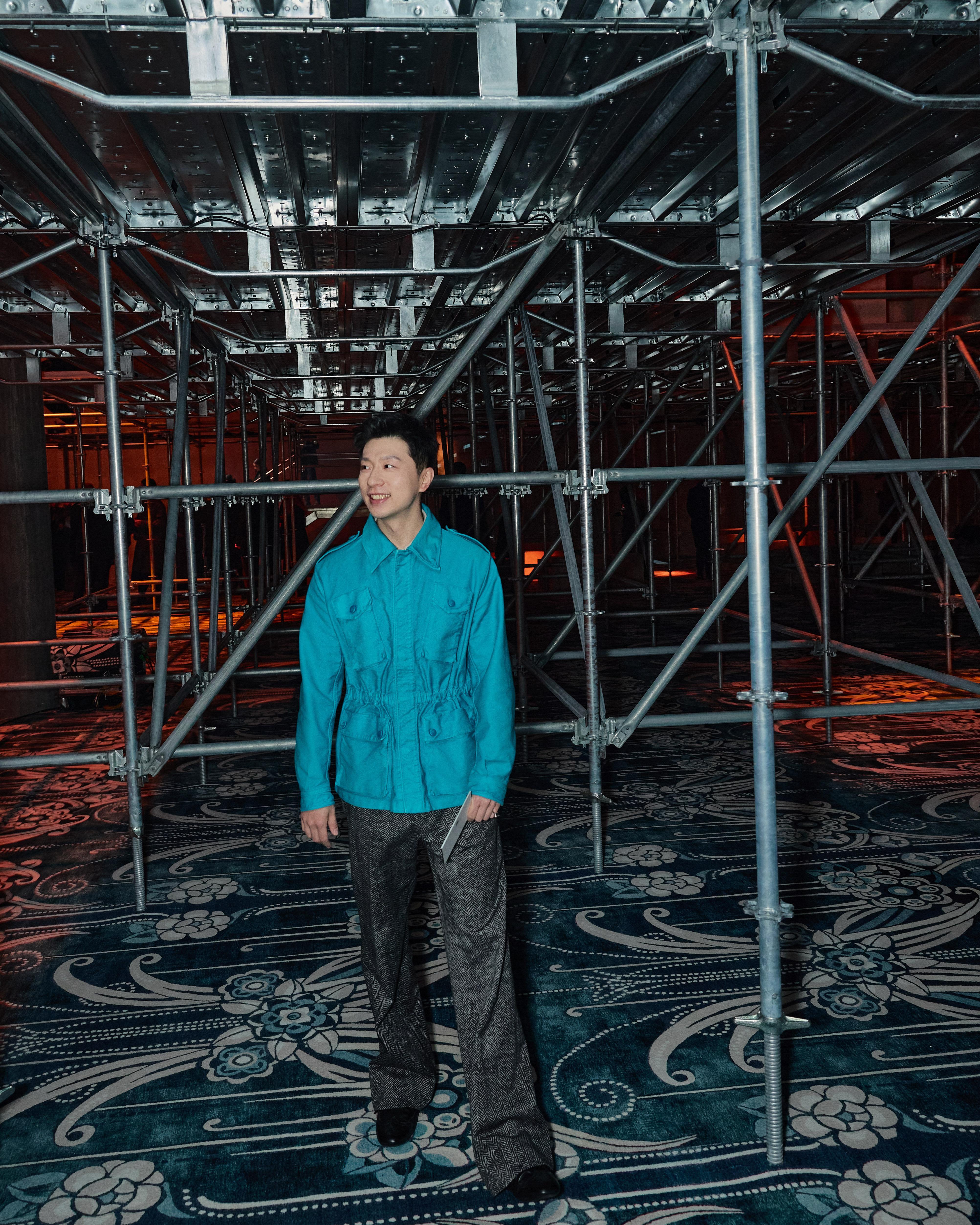 再次被Prada2025秋冬男装秀惊艳到了。本次男装秀通过探讨人性与本能，探索人