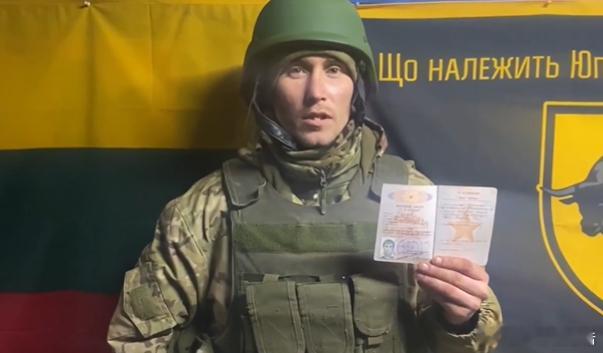 驻守在库皮扬斯克的乌军营长罗曼·科瓦洛夫称，一小队俄罗斯士兵奉命插旗，再次试图悄