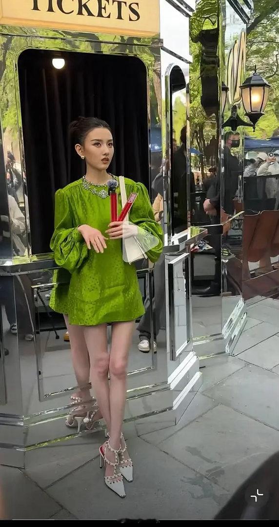 现实中肯定兰迪这样好看吧？🦢这样吓丝人了 