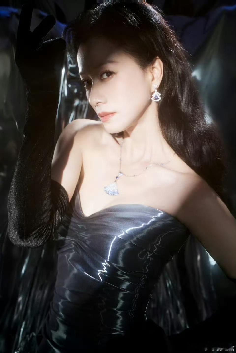 倪虹洁高珠配美人光鲜亮丽~ ​​​