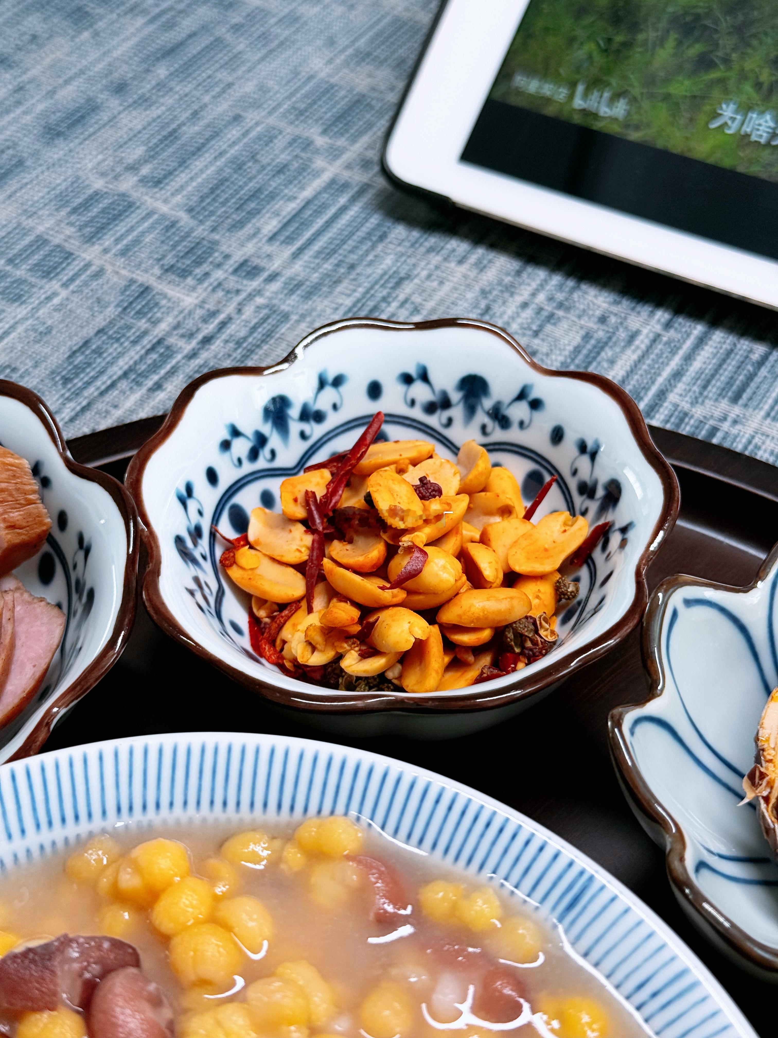 美食[超话] 大家周末好呀，睡到自然醒，上班的也去上班了，收拾东西的也去收拾东西