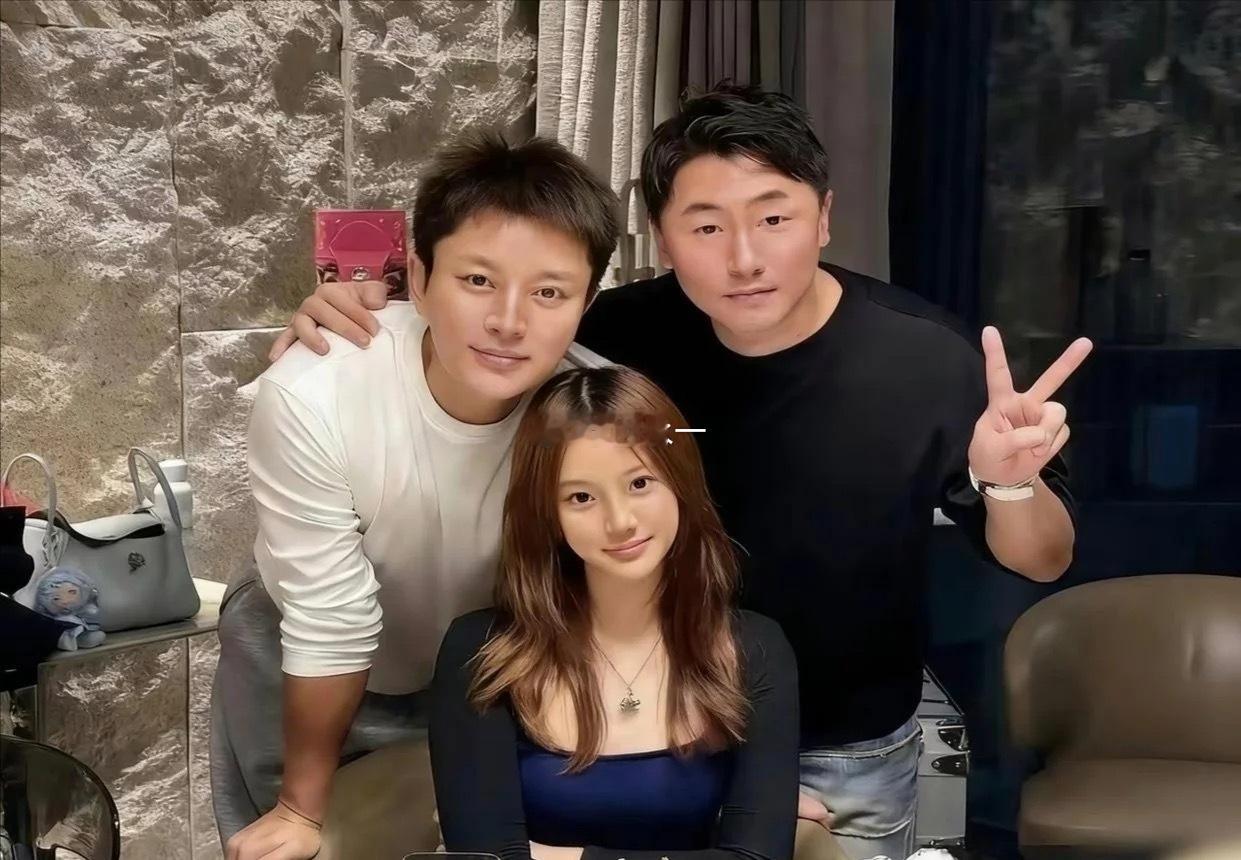 贾乃亮和13岁的女儿！ 