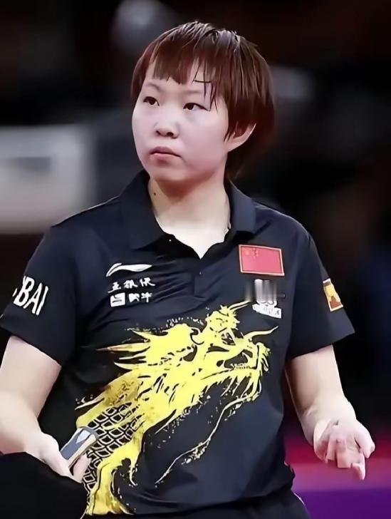 身家百亿，她却非要亲手去拼那块奖牌。父亲名下企业年营收破200亿，母亲公司市值8