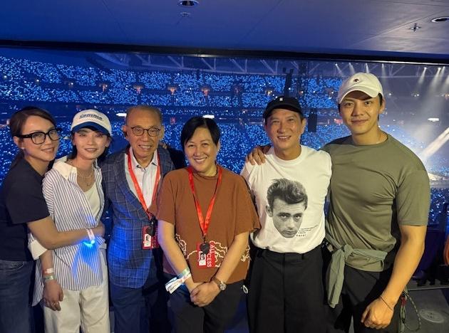  
近日，谢霆锋的演唱会正在如火如荼的举行，除了英皇的一众好友，陈奕迅夫妇、张家