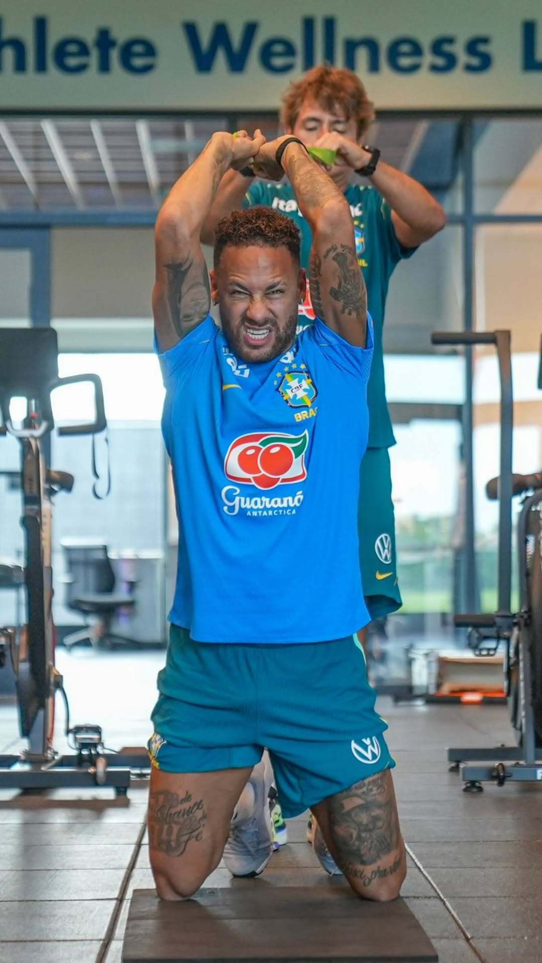 neymar 快拍更新晒出室内训练的照片！以最佳状态迎来世界杯内马尔