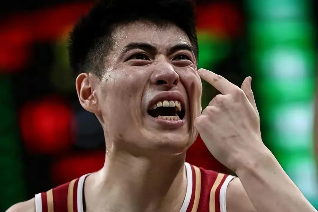 胡明轩有两球造犯规了，罚球全中，真实命中率50%。就第三节布置急了，抢投三分的时