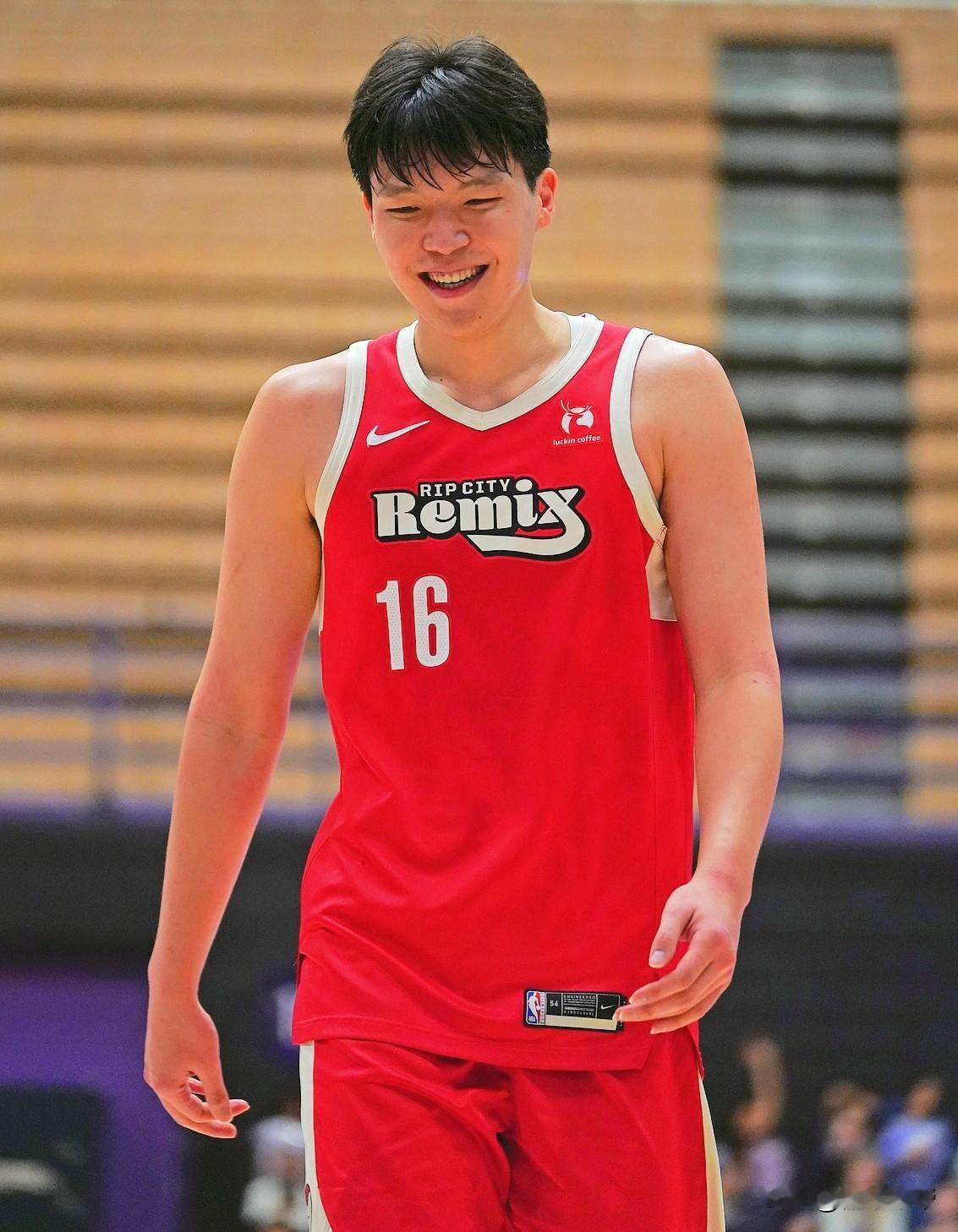 还得继续努力，杨瀚森在发展联盟10投5中仅得14分6篮板!

在刚刚结束的一场发