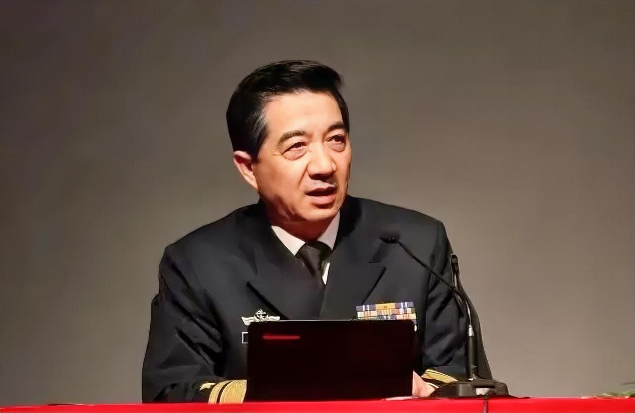 谢谢你张召忠！你真是伟大的预言家！2015年你就说过：“美国啥也不干，让中国追，