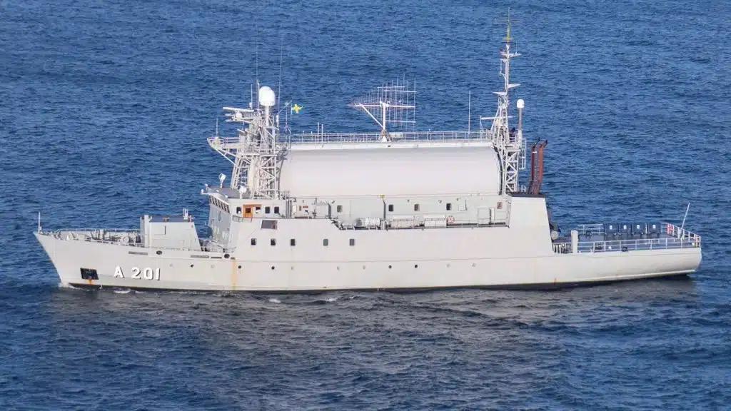 旧舰新生！瑞典把退役情报船改成海底杀手

据美海军新闻网报道，
瑞典重启退役猎户