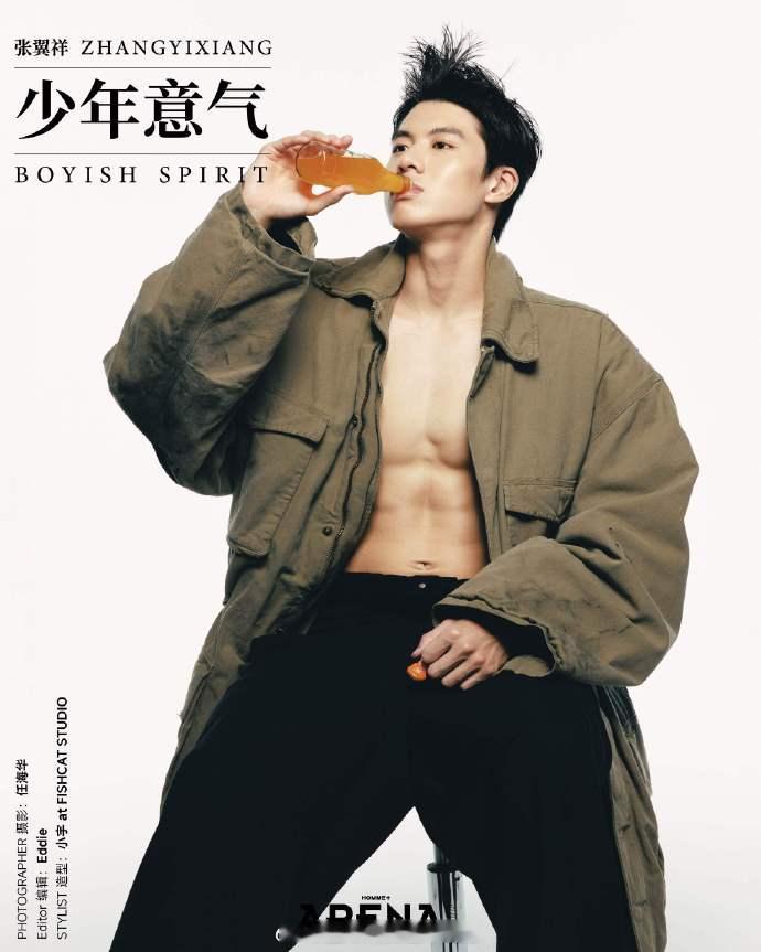 中国中国游泳运动员 张翼祥《ARENAHOMMEPLUS时尚竞技场》十月刊封面‼