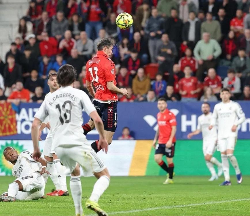 这真是好报应啊！皇马球员赫伊森转发辱华内容，紧接着又发表了观看皇马比赛直播的内容