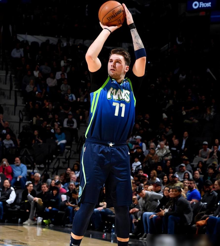 最多3年时间，NBA主宰不再是詹杜库，而是以下5人！

莫兰特

打球好看，一言
