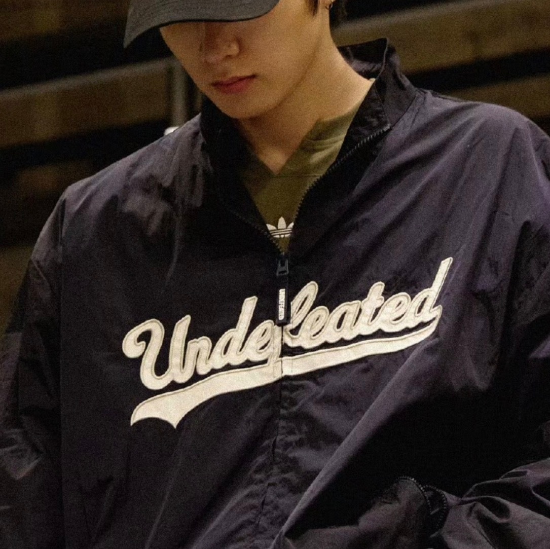 Undefeated adj. 不败的，未被击败过的 