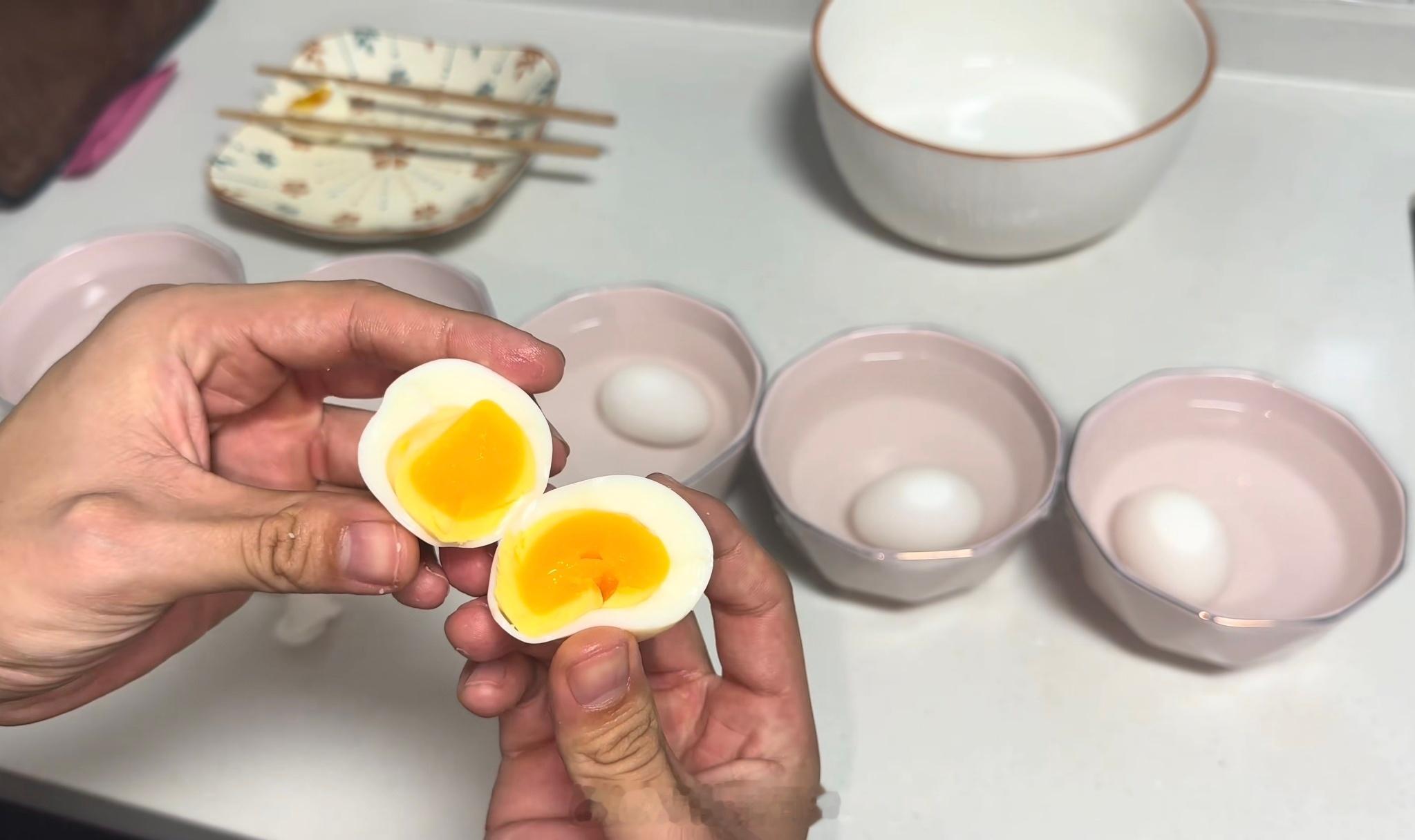 9分12秒的水煮蛋太权威了说实话，煮鸡蛋这一块，我只看蛋神，毕竟人家是多次对比实