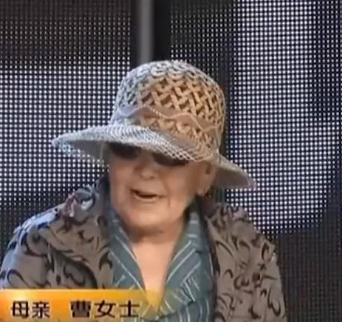 上海一75岁老人，卖掉唯一的房子，给儿子治病，承诺给出嫁的女儿31万。可后来，老