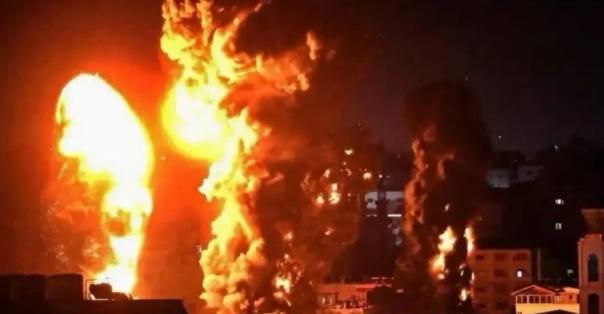 向油轮开火！伊朗一声令下，特朗普又输了

4月18号这天，全世界都炸锅了，焦点全