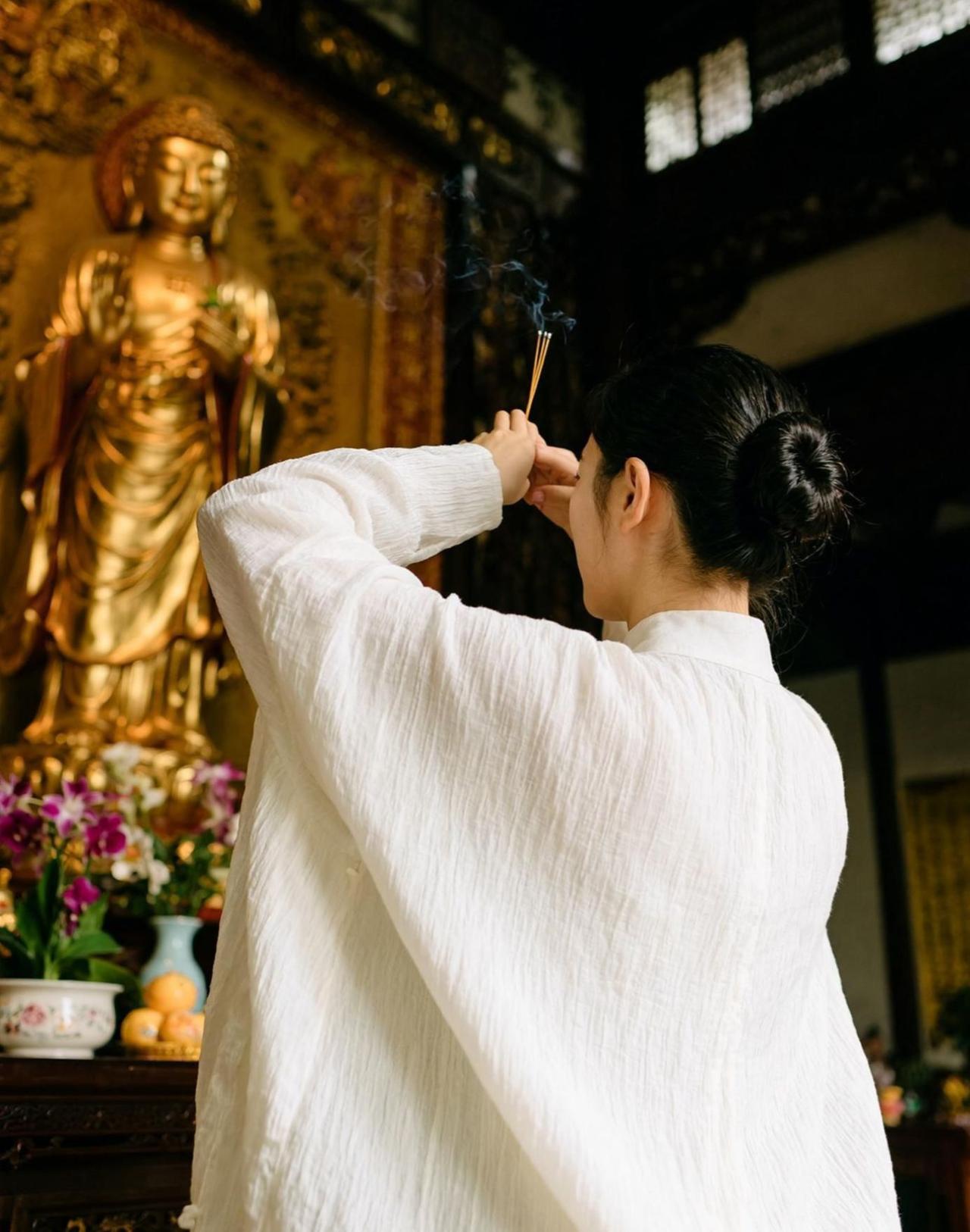 为什么全世界这么多人没有翻身的，那么多穷人还开豪车装逼，为什么其他地方的人，都很