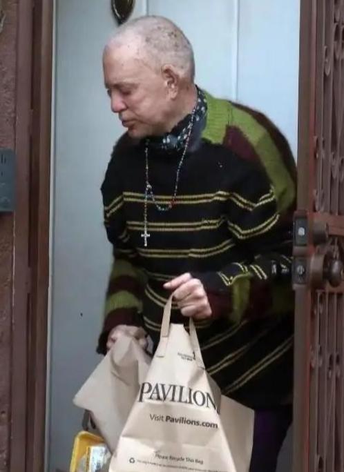 又一个好莱坞巨星被斩杀，曾经风靡万千少女的好莱坞硬汉米基洛克，出演过史泰龙的《敢